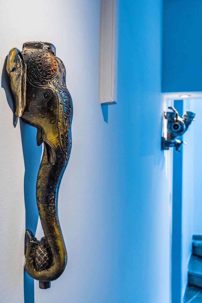 Apartment Graffitisuites#bronze